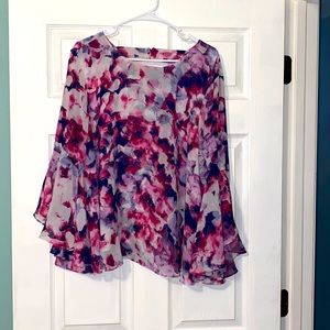 Women’s plus size floral top!